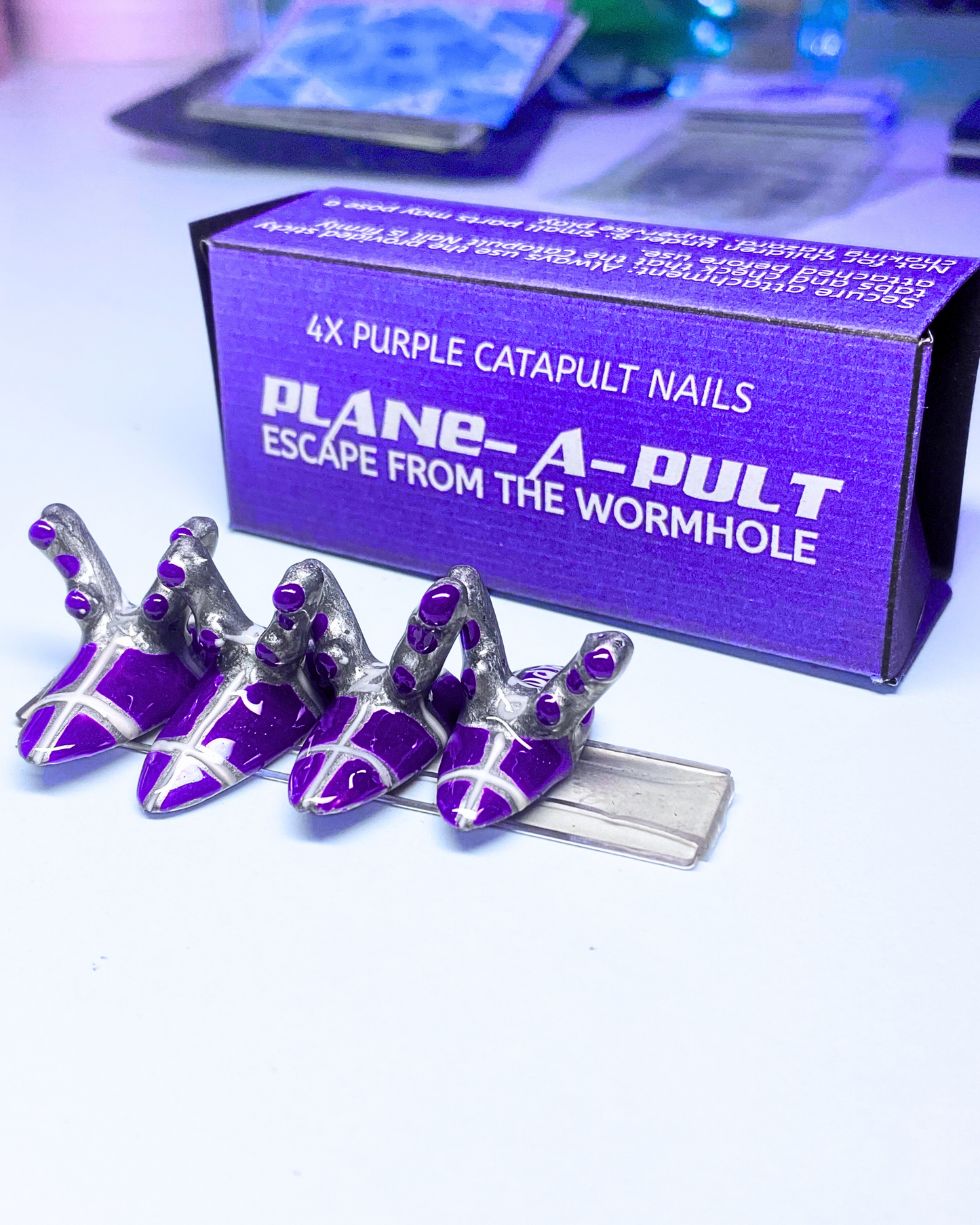 PLANE-A-PULT: Escape From The Wormhole – Press On Nails Game Kit