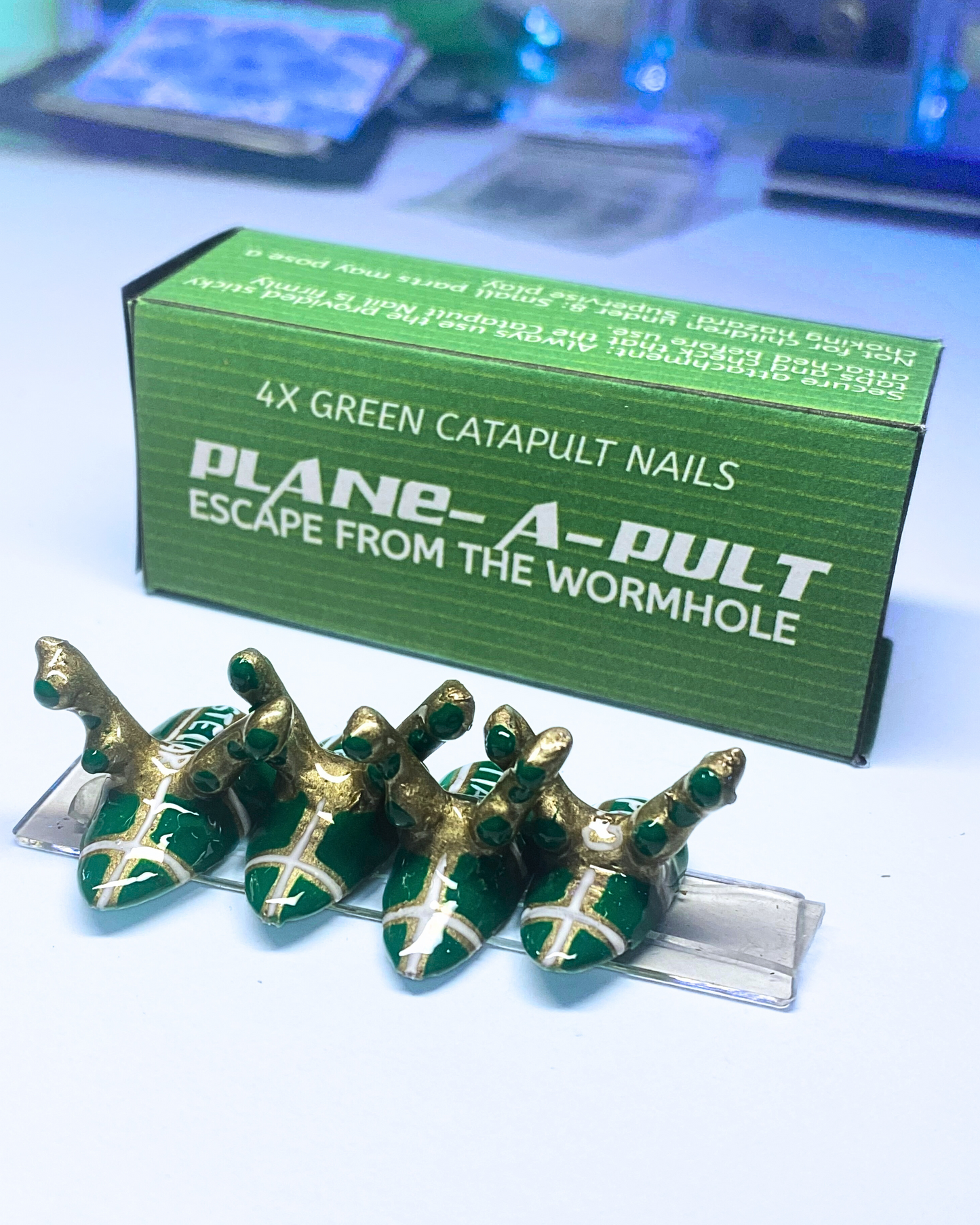 PLANE-A-PULT: Escape From The Wormhole – Press On Nails Game Kit